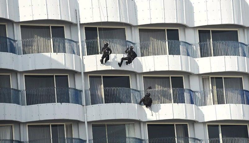 Satgultor TNI Terjun dari Helikopter Lumpuhkan Kelompok Bersenjata di Ancol - Bagian 2