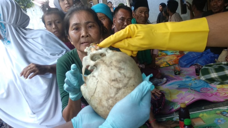 title 9 Tahun Hilang, Warga Lombok Tengah Ditemukan Sudah Jadi Kerangka 9 Tahun Hilang, Warga Lombok Tengah Ditemukan Sudah Jadi Kerangka