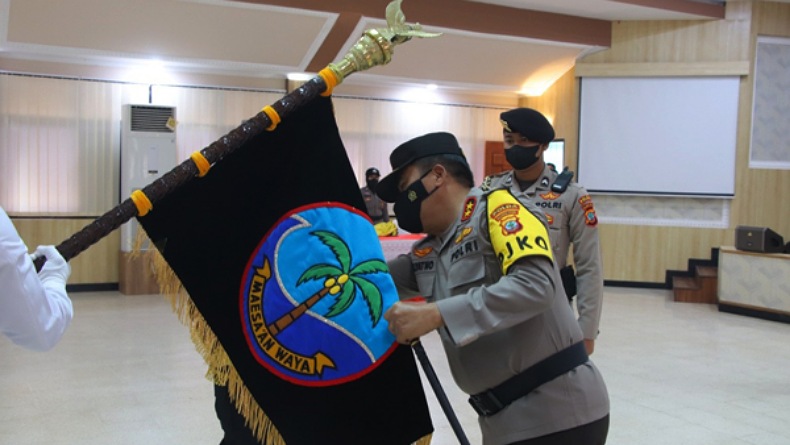 Jelang Hari Bhayangkara, Kapolda Sulut Pimpin Upacara Pencucian Pataka