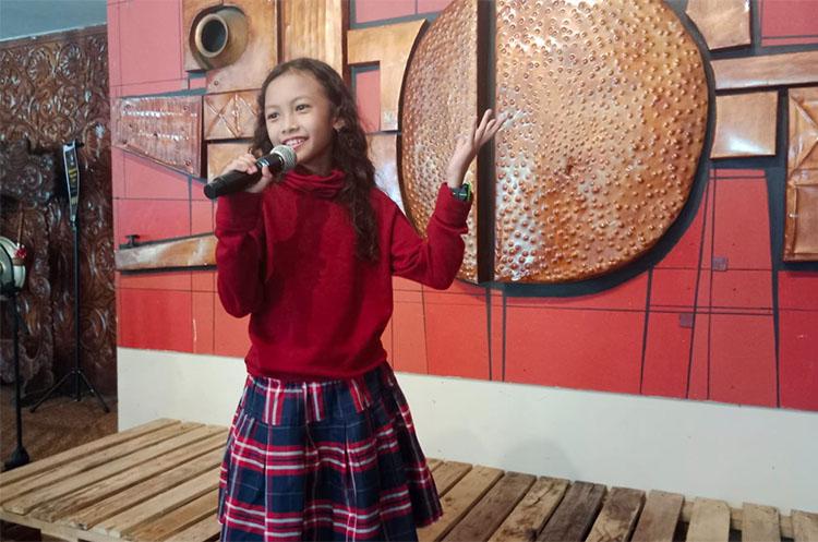 Penyanyi Cilik Yogya Kinan Syafira Luncurkan Lagu Teman Terbaik, Targetkan 100.000 Viewer