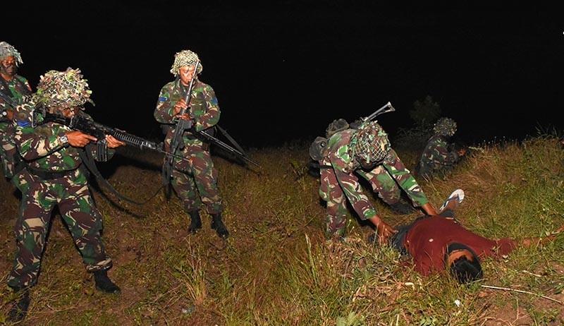 Serangan Kilat dan Senyap, Marinir TNI AL Lumpuhkan Musuh saat Gelap Gulita - Bagian 1