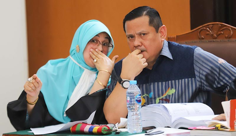 Tatapan Tajam Napoleon Bonaparte Melihat M Kace jadi Saksi Kasus Penganiayaan - Bagian 1