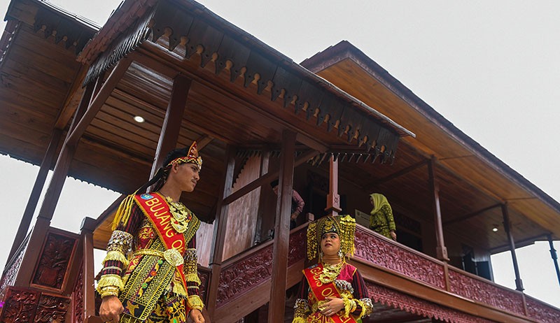 Wajah Rumah Adat Bumi Sriwijaya pada Festival Anjungan Sumatera Selatan - Bagian 1