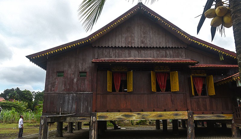 Wajah Rumah Adat Bumi Sriwijaya pada Festival Anjungan Sumatera Selatan - Bagian 3