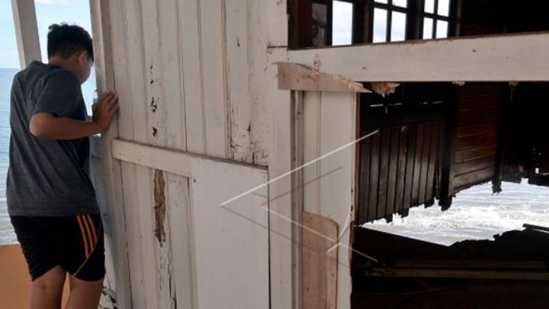 Pemkab Jamin Ketersediaan Makanan 287 Pengungsi Bencana Abrasi Pantai Amurang