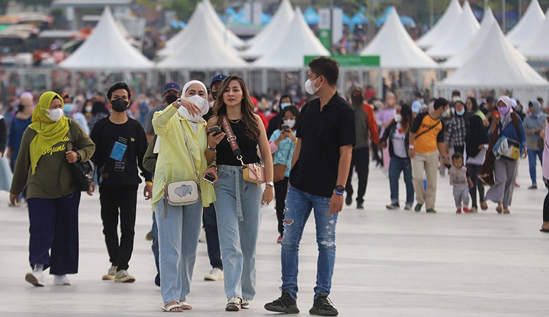 Antusiasme Warga Datang ke Stadion JIS Jelang Perayaan Jakarta Hajatan ke-495 - Bagian 3