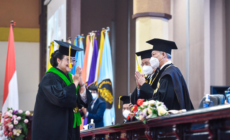 Menteri LHK Siti Nurbaya Dikukuhkan sebagai Guru Besar Kehormatan UB