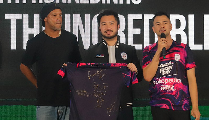 Ronaldinho - Raffi Ahmad Kenalkan Jersey Baru RANS Nusantara FC - Bagian 2