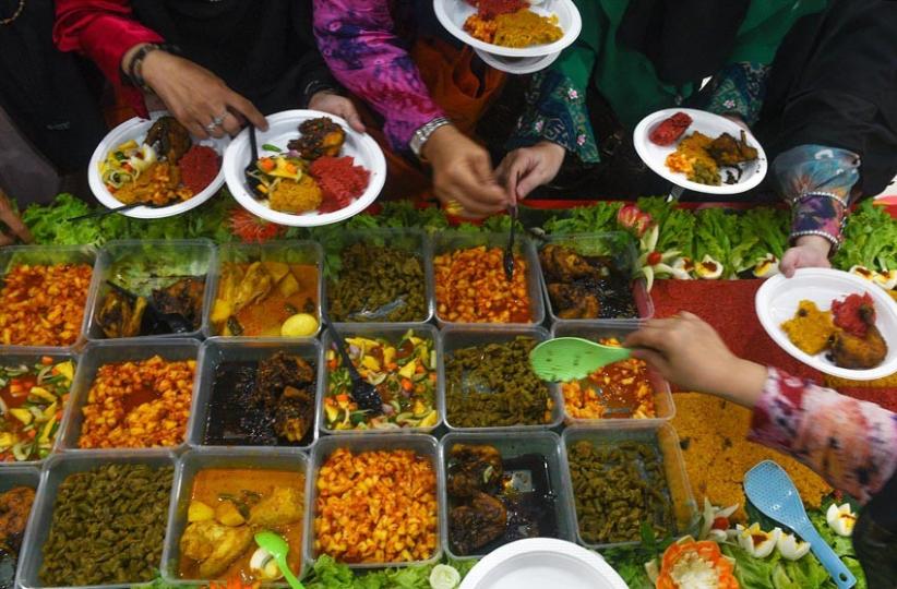 Rayakan Milad Ke-3, Komunitas The Ultimate Woman Sumsel Membuat Nasi Minyak Sepanjang 5 Meter - Bagian 4
