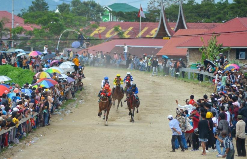 Potret Pacu Kuda di Gelanggang Bancalaweh Padangpanjang - Bagian 3