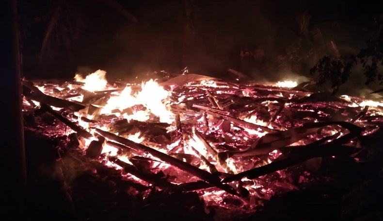 Rumah Semi Permanen di Pabuaran Sukabumi Ludes Terbakar saat Penghuni Tidur Lelap 