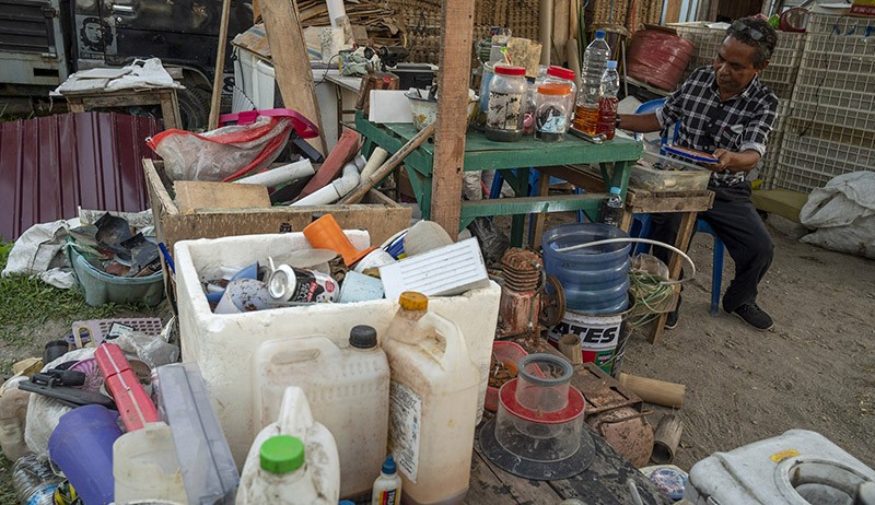 Penampakan BBM Jenis Minyak Tanah hingga Solar Terbuat dari Sampah Plastik - Bagian 2