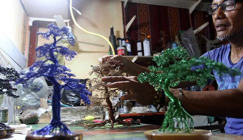 Kerajinan Miniatur Bonsai Terbuat dari Kawat Tembaga - Bagian 2