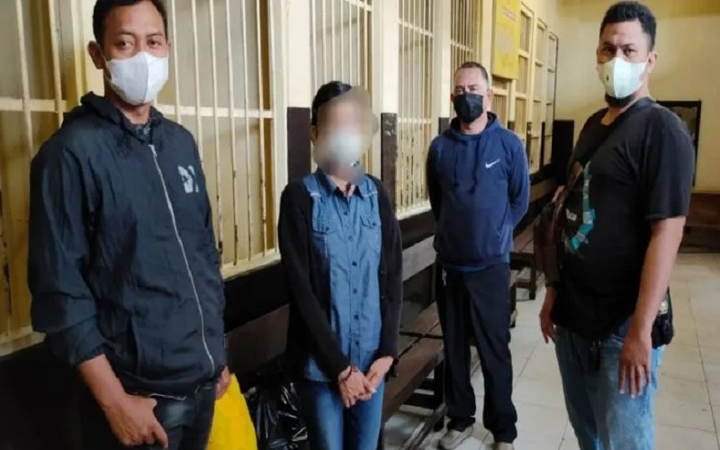 Kasir Toko Bahan Bangunan Gelapkan Uang Rp130 Juta Lebih Hasil Penjualan 