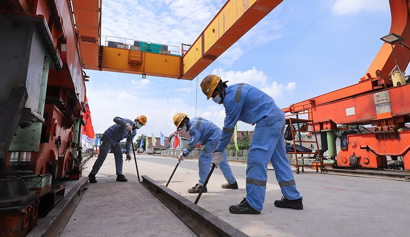 Pemasangan Girder Box KCJB dari CY#1 Arah Jakarta dan Bandung Telah Rampung - Bagian 3
