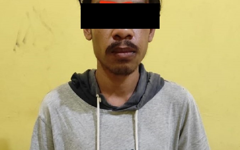 title Kakak Gantung Mayat Adik di Kolong Rumah Panggung, Sandiwara Teriak agar Tetangga Keluar Kakak Gantung Mayat Adik di Kolong Rumah Panggung, Sandiwara Teriak agar Tetangga Keluar