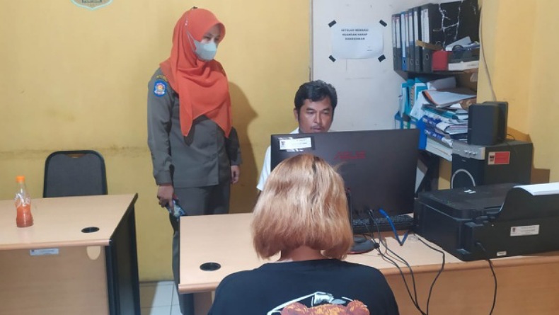 Sepasang Kekasih Digerebek Warga, Diduga sedang Mesum di Rumah Kos