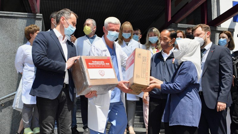 Presiden Jokowi Berikan Bantuan Medis untuk Rumah Sakit Ukraina - Bagian 1