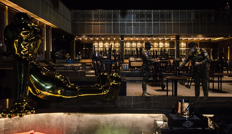 Suasana 2 Gerai Holywings Kota Bandung Ditutup - Bagian 2