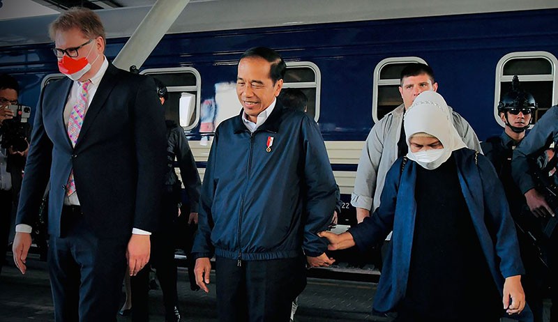 Apresiasi Iriana Dampingi Jokowi ke Ukraina, KSP : Bawa Pesan Perdamaian Kuat 