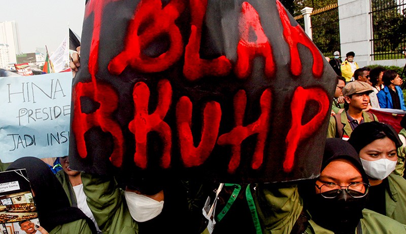 Aksi Tolak RKUHP, Ratusan Mahasiswa Geruduk Gedung DPR - Bagian 3