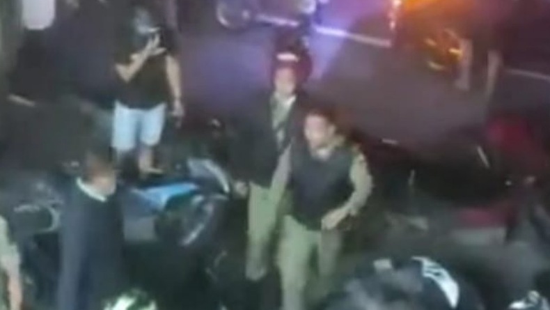 Viral Puluhan Anggota Satpol PP Serang Perusahaan Finance di Manado