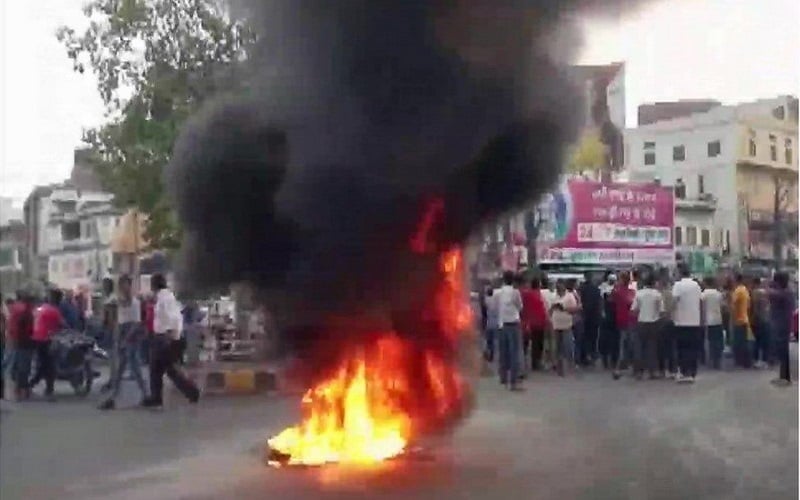  India Blokir Internet Usai Seorang Warga Hindu Dipenggal Kepalanya
