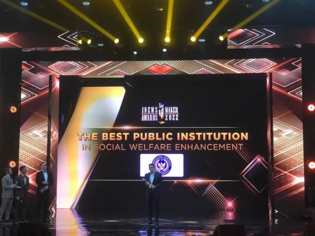 iNews Maker Awards 2022, Sandiaga Uno Menangkan Penghargaan The Best Public Institution 