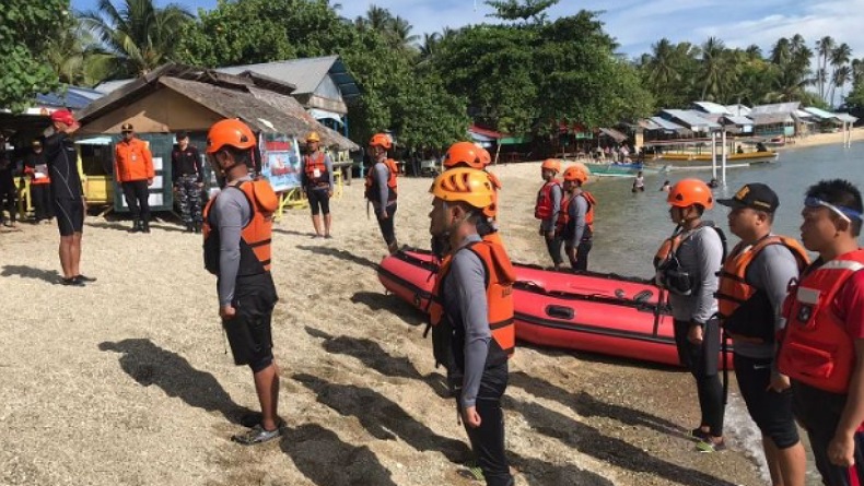Tingkatkan Kompetensi, Basarnas Gorontalo Latih Personel Pertolongan di Permukaan Air