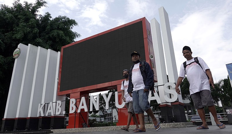 Protes Tambang Pasir, Korban Erupsi Gunung Semeru Jalan Kaki Lumajang-Istana Negara - Bagian 2