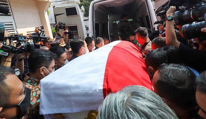 Jenazah Menpan RB Tjahjo Kumolo Dibawa dari RS Abdi Waluyo - Bagian 2