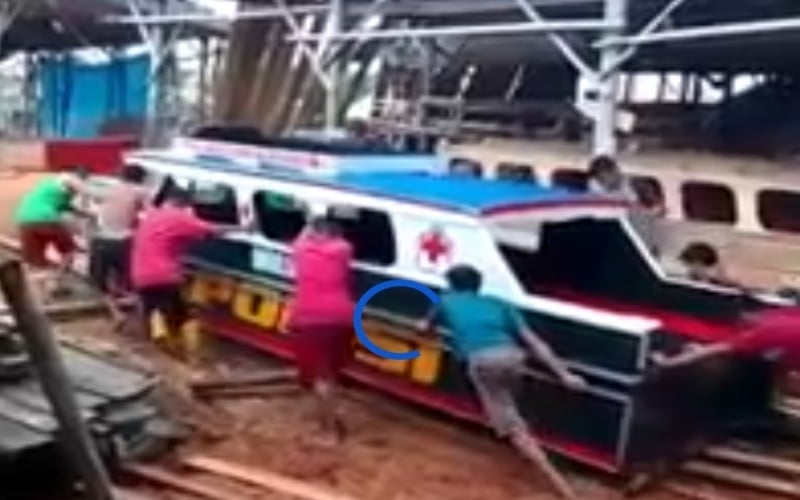 Berbeda, Polsek Ini Luncurkan Speedboat Ambulans untuk Rayakan HUT Bhayangkara