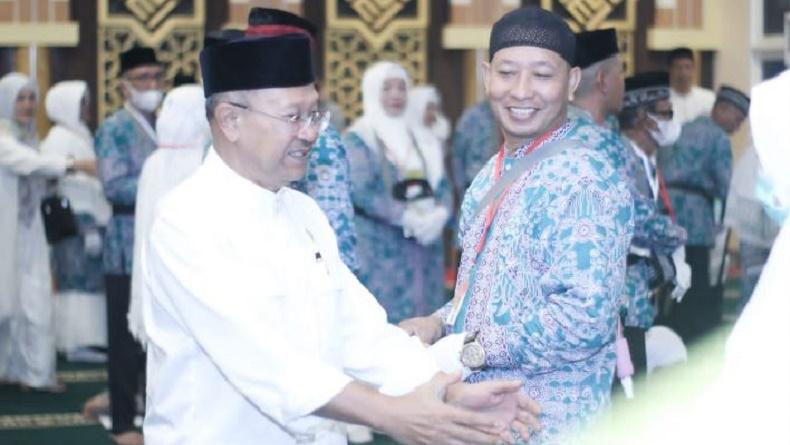 title Bupati Jeneponto Lepas 157 Jemaah ke Tanah Suci : Semoga Jadi Haji Mabrur Bupati Jeneponto Lepas 157 Jemaah ke Tanah Suci : Semoga Jadi Haji Mabrur