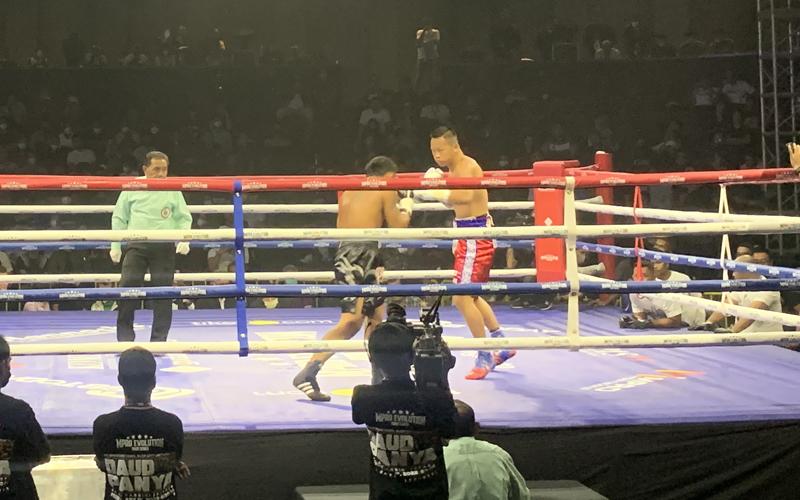 Daud Yordan Menang TKO atas Panya Uthok, Cino Sukses Pertahankan Sabuk 