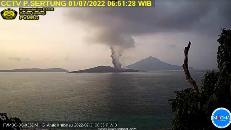 Gunung Anak Krakatau Erupsi Lagi, Kolom Abu Capai 1.500 Meter