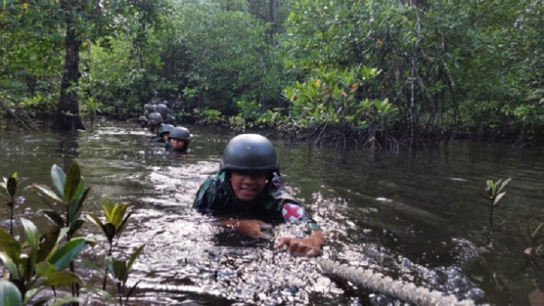 Belah Hutan, Prajurit Goura Victoria Menbanpur Marinir Tempuh Jarak 10 Km