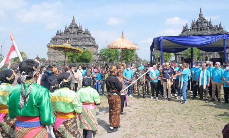  Sandiaga Uno Puji Desa Wisata Bugisan Klaten : Daya Tariknya Candi Plaosan 
