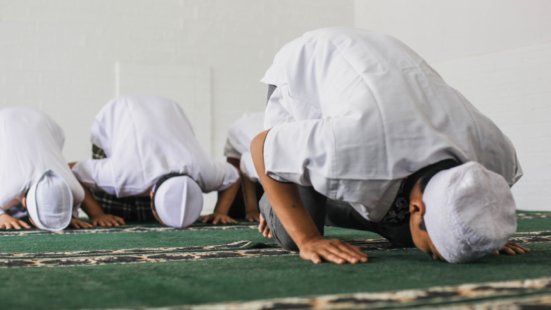 Tata Cara Sholat Idul Adha di Rumah, Ini Syarat Jika dilakukan Sendiri atau Berjamaah