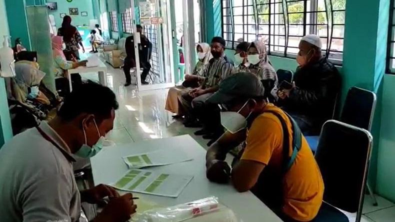 Jelang Pemberangkatan, Jemaah Calon Haji Kota Pekalongan Jalani Tes PCR