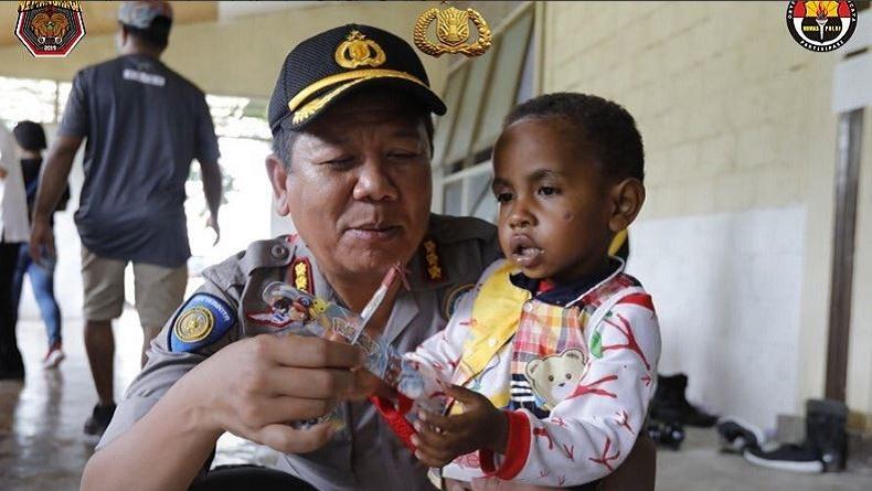 Menangkan Hati Rakyat Papua, Jenderal Polisi Ini Raih Hoegeng Awards 2022