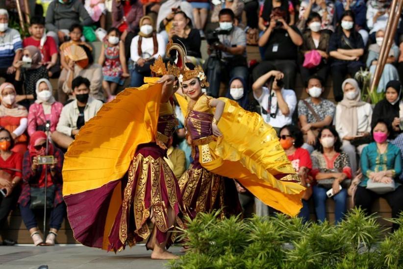 Suguhkan Pertunjukan Seni, Anjungan Sarinah Semakin Ramai Pengunjung - Bagian 5
