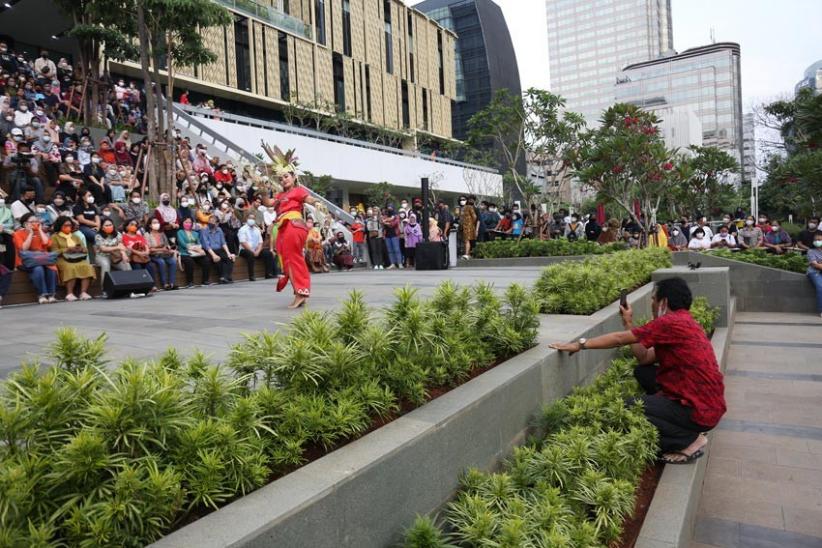 Suguhkan Pertunjukan Seni, Anjungan Sarinah Semakin Ramai Pengunjung - Bagian 2
