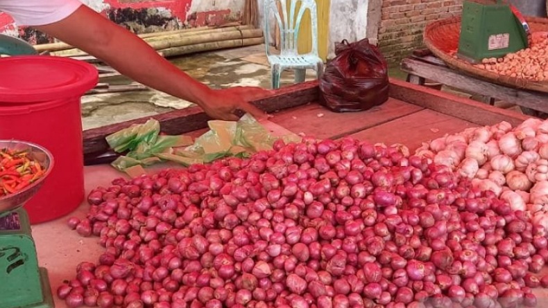 Tidak hanya Cabai Rawit, Harga Bawang Merah di Gorontalo Utara Turun Rp10.000 per Kg   