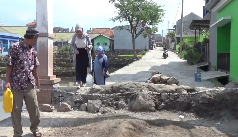 Ngaku Belum Dibayar, Pemilik Lahan Tembok Akses Masuk Perumahan Sirnagalih Cianjur
