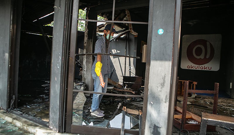 Kericuhan 2 Kelompok Massa di Yogyakarta, Bangkai Motor Bertebaran - Bagian 4