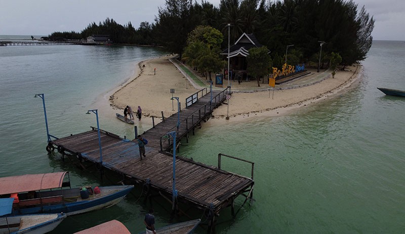 Pulau Bokori, Kawasan Wisata di Konawe Dikelilingi Pohon Cemara Berbaris Rapi - Bagian 2