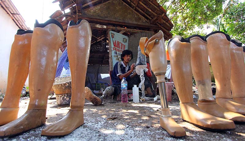 Kerajinan Kaki Palsu Buatan Penyandang Disabilitas Tembus Pasar Asia Tenggara - Bagian 1