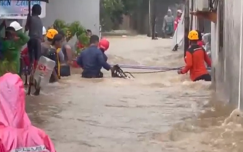 Banjar Diterjang Banjir, Sejumlah Warga Mengungsi 
