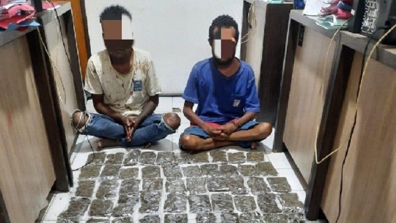Tangkap 2 Pria di Perbatasan RI-PNG, Polisi Temukan 2,8 Kg Ganja 