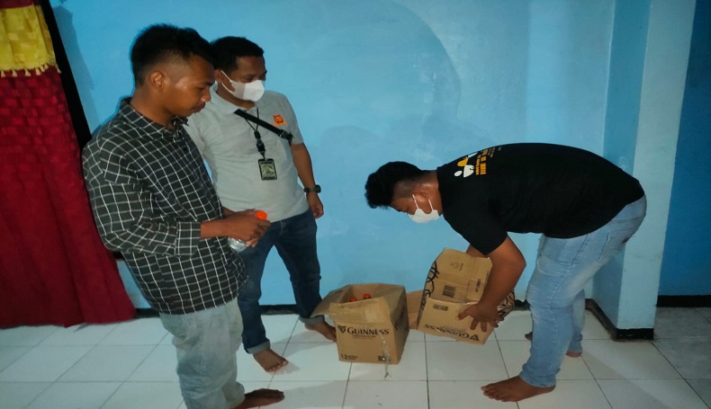 Polres Indramayu Sasar Lokasi Peredaran Miras Ilegal, Ratusan Botol Diamankan